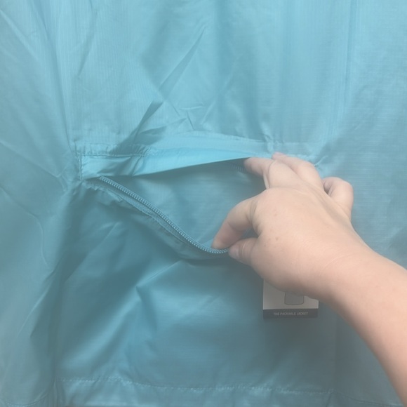 NWT Lands’End waterproof jacket with hood - Picture 8 of 11